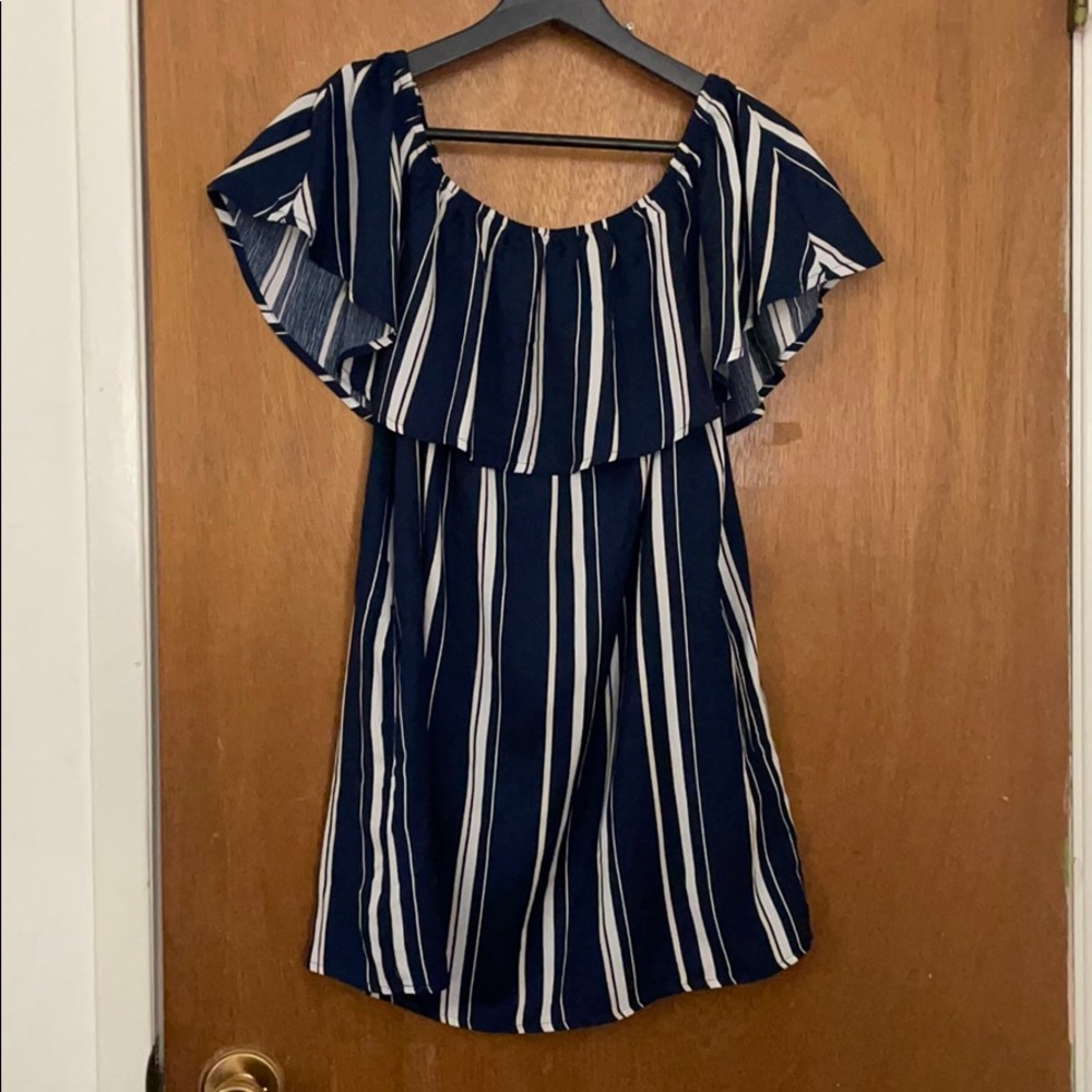 NWOT Off the shoulder striped blue dress (POCKETS)